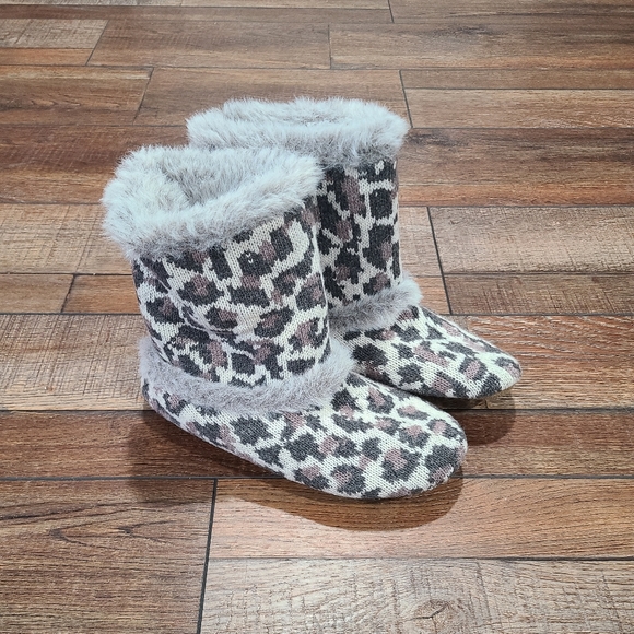 LOFT Animal Print Fur Slippers - Picture 2 of 8